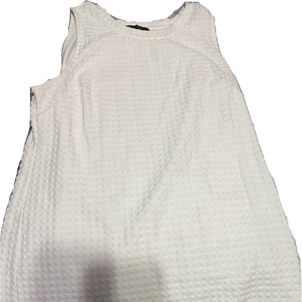 White textured short sleeve shirt, perfect for a causal going out